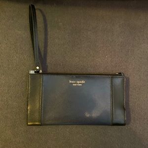 Kate Spade wristlet wallet.